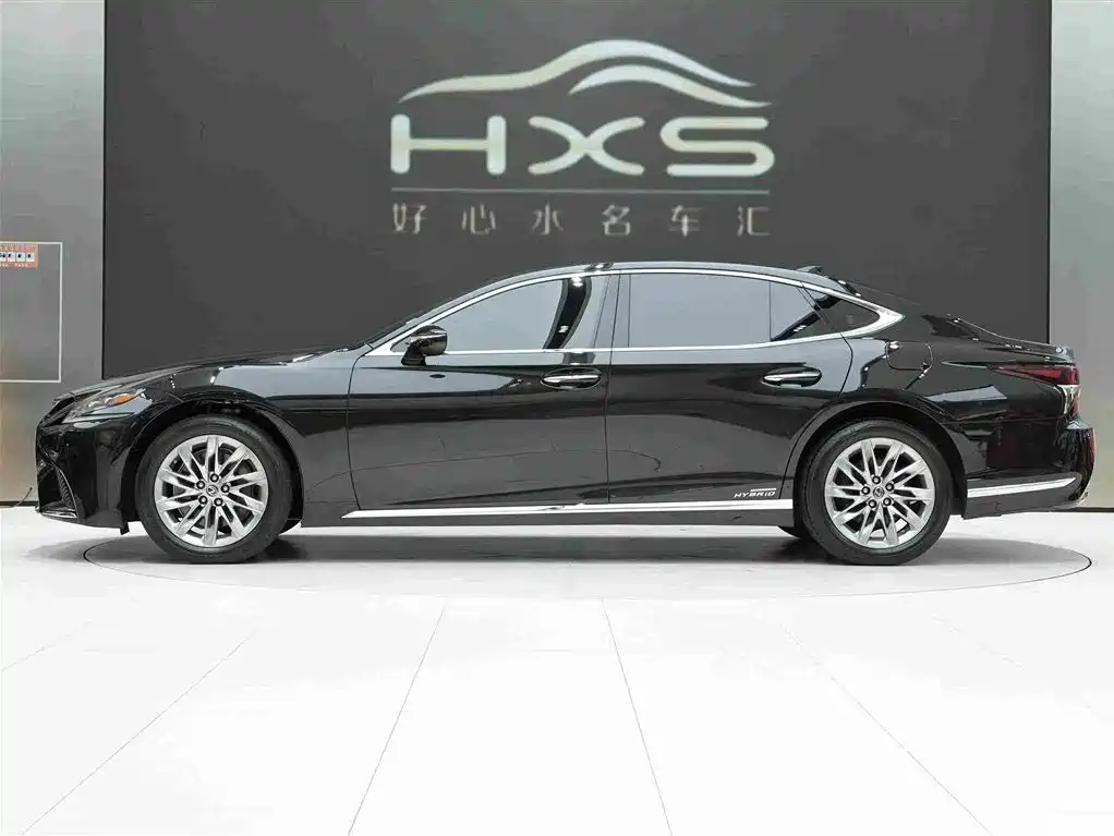 Фото 4 - Lexus LS