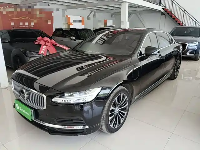  Volvo Volvo S90 Plug-in Hybrid 2024 PHEV AWD Long Range Momentum Luxury Edition