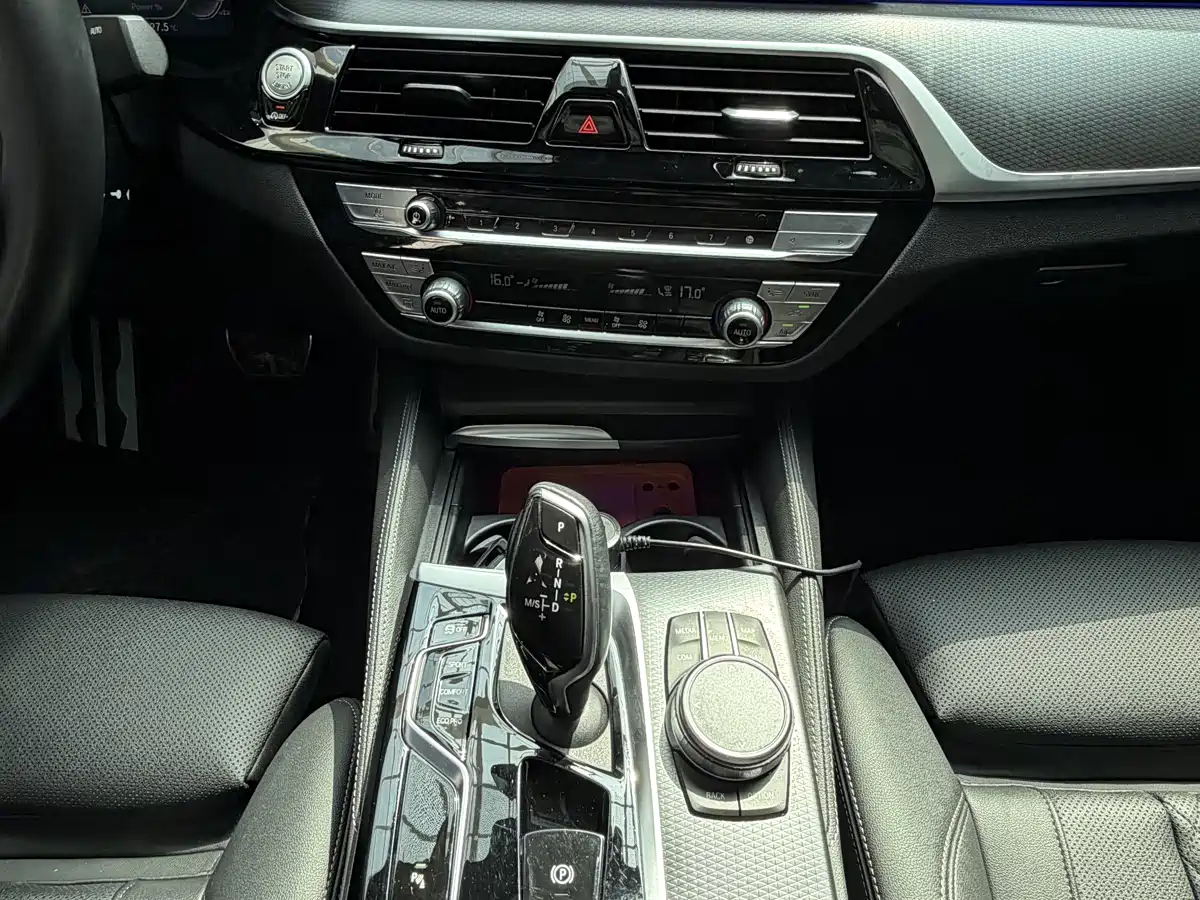 BMW 5 Series (Import) 2022 Model Second Facelift 525i M Sport Package фото 12