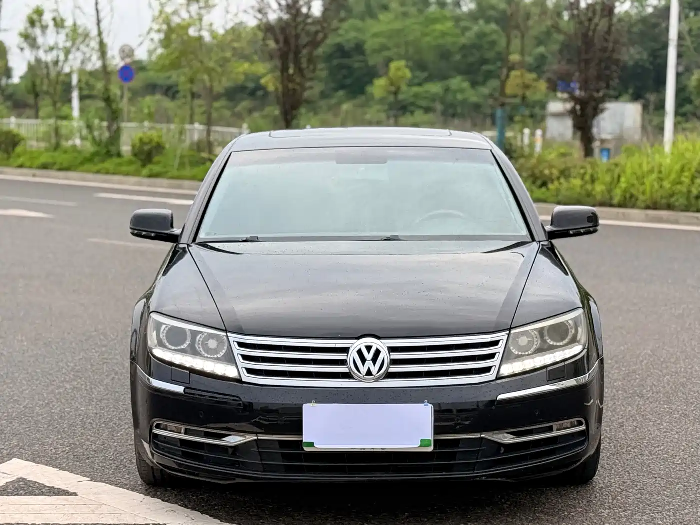 Volkswagen Phaeton 2012 2011 3.6L V6 5-seat Extended Business Edition
