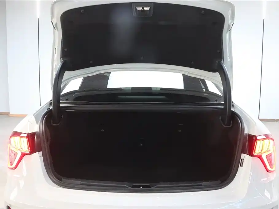 Lynk & Co 03 2018 1.5TD DCT Sport (China V) фото 29