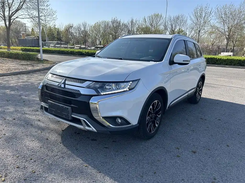 Mitsubishi Outlander 2019 2.0L 2WD Enjoy Edition 5-seater China V