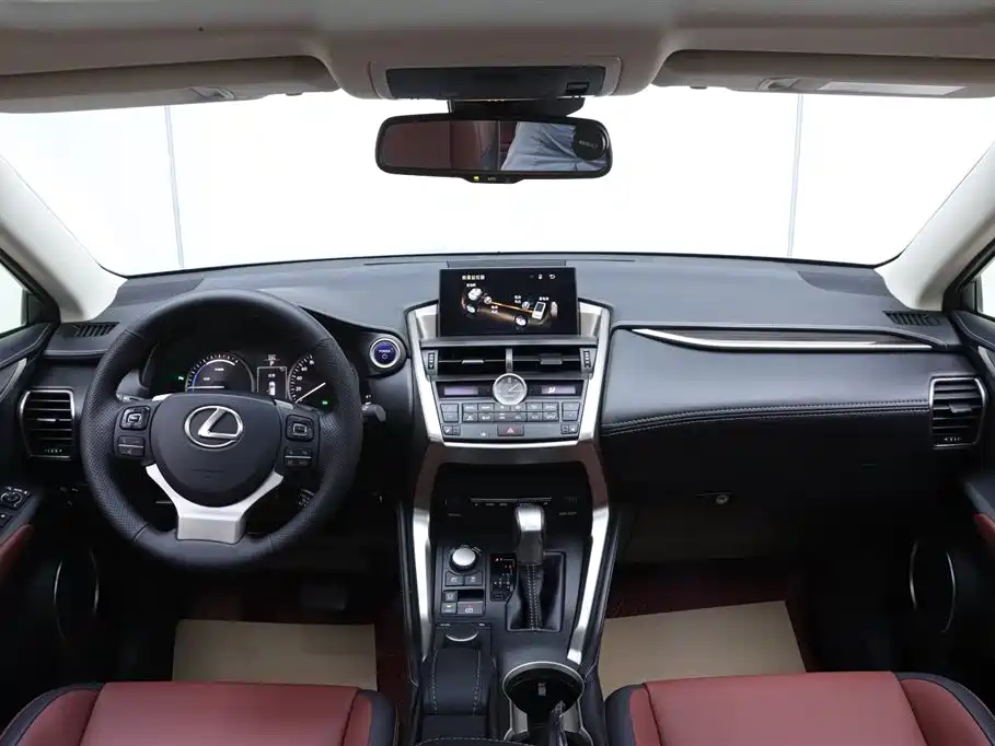 Lexus NX 2015 300h AWD F SPORT фото 22