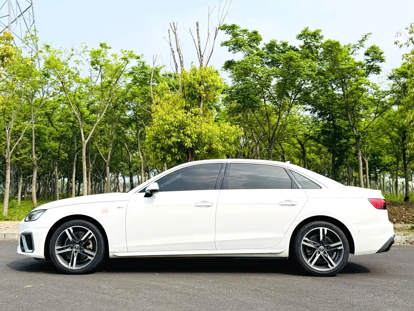 Audi A4L 2020 40 TFSI Fashion Dynamic Edition фото 3
