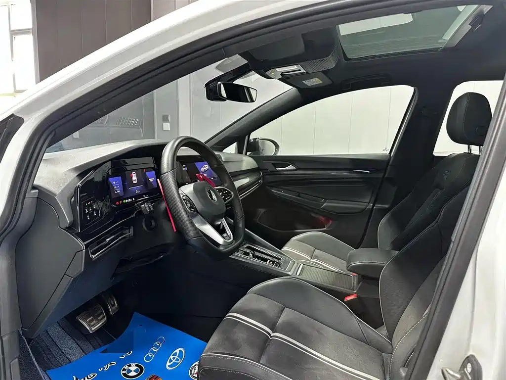 Volkswagen Golf 2023 280TSI DSG R-Line Lite фото 10
