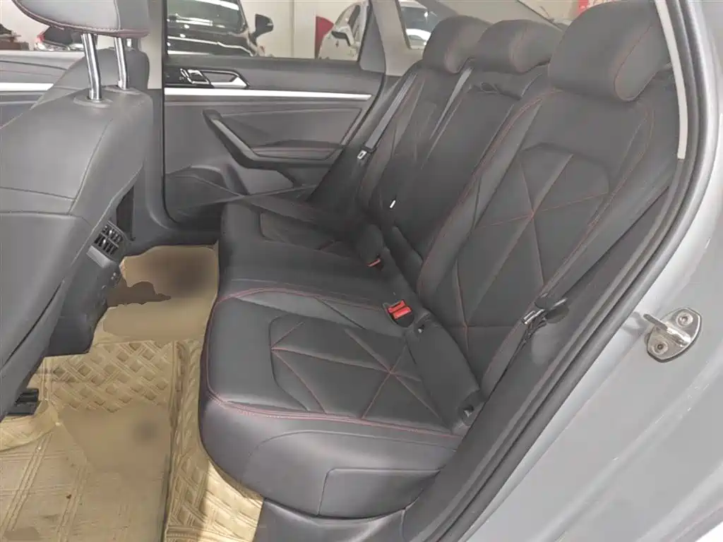 Volkswagen Lavida 2023 300TSI DSG Starlight Eternal Comfort Edition фото 17