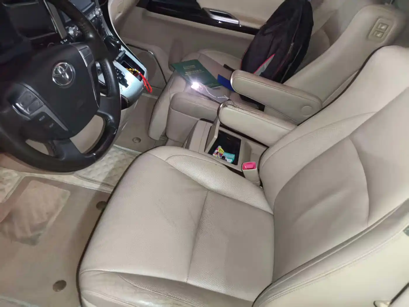 Toyota Alphard 2011 3.5L Luxury Edition фото 4