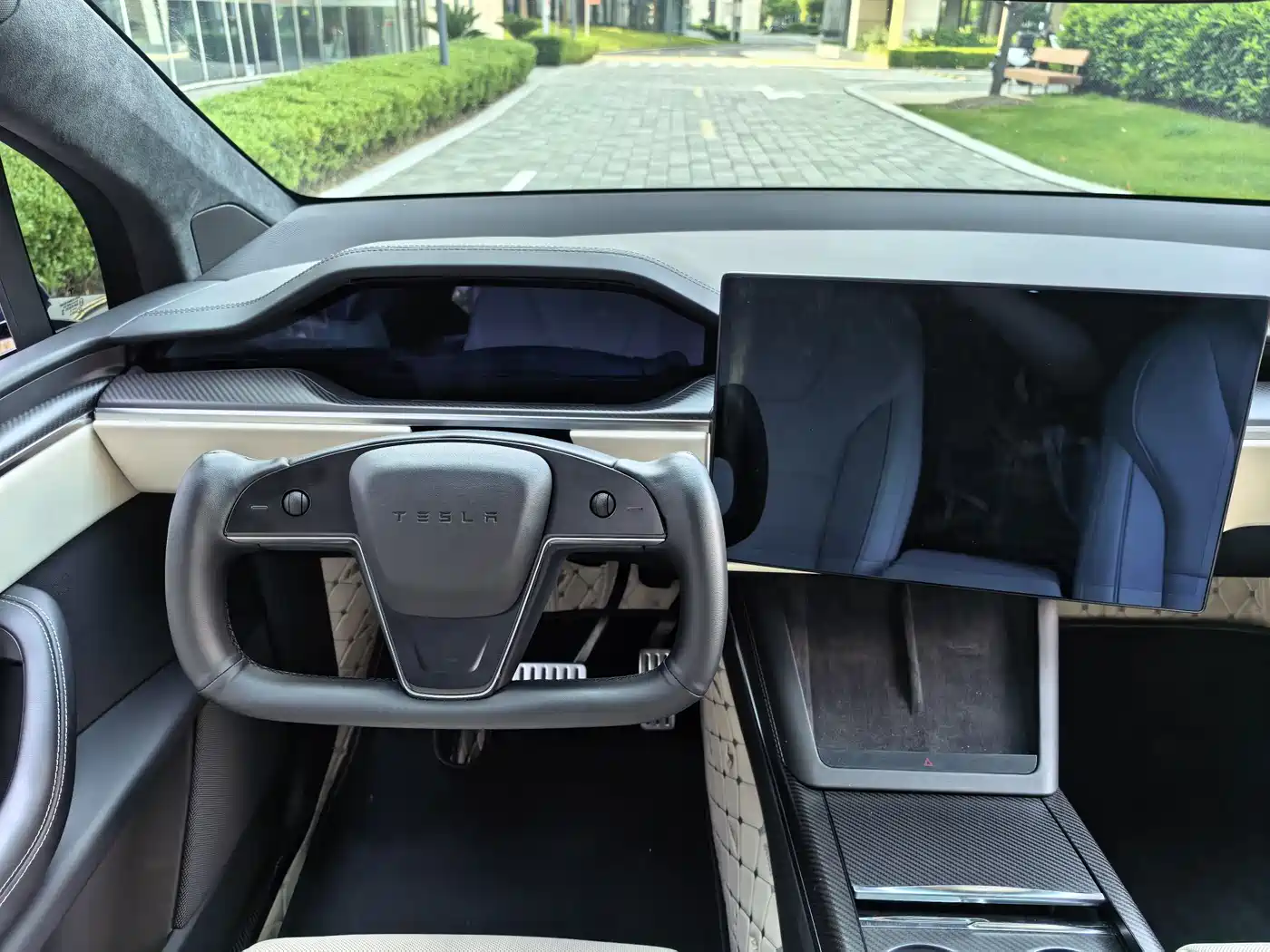 Tesla Model X 2023 Tri-motor AWD Plaid фото 37