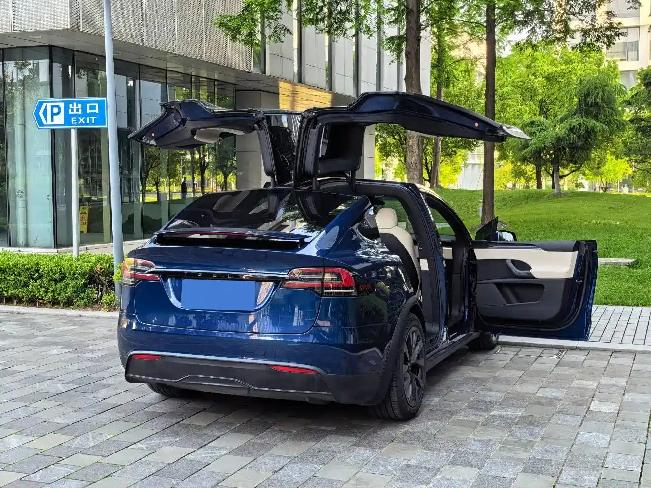Tesla Model X 2023 Tri-motor AWD Plaid фото 48
