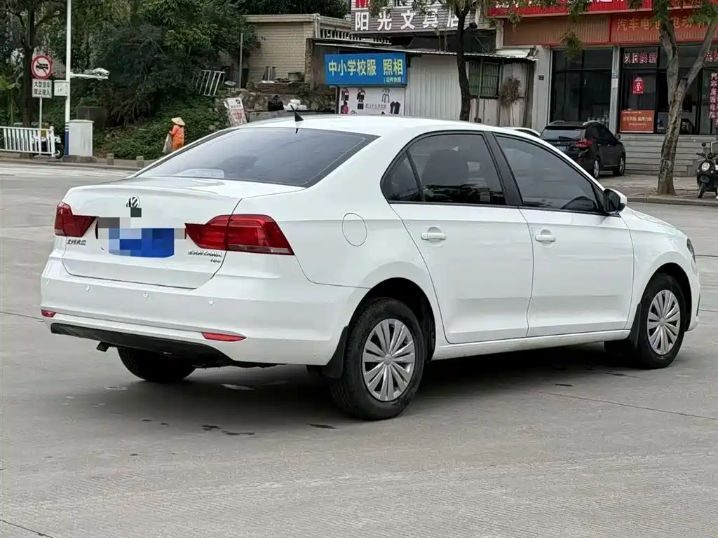 Volkswagen Santana 2016 1.6L Automatic Trend Edition фото 4