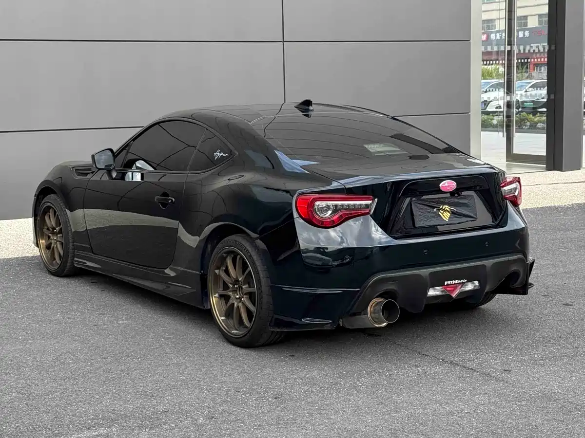 Photo 10 - Subaru BRZ