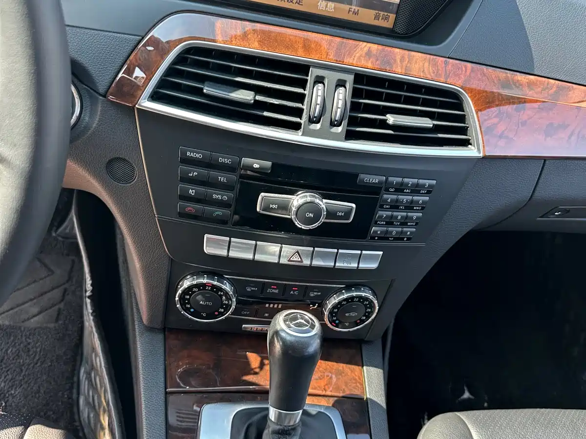 Фото 22 - Mercedes-Benz C-Class