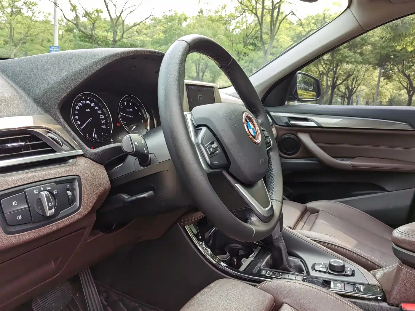 BMW X1 2018 xDrive20Li Premium Model фото 12