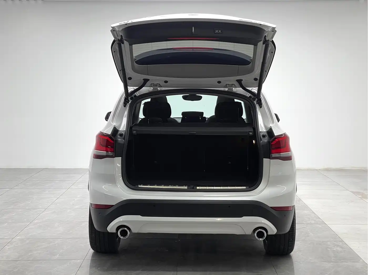BMW X1 2022 sDrive25Li Leading фото 10