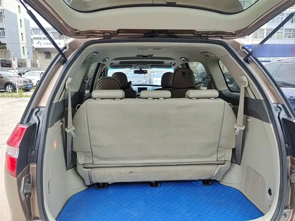 BYD M6 2013 2.4L Manual Luxury фото 19
