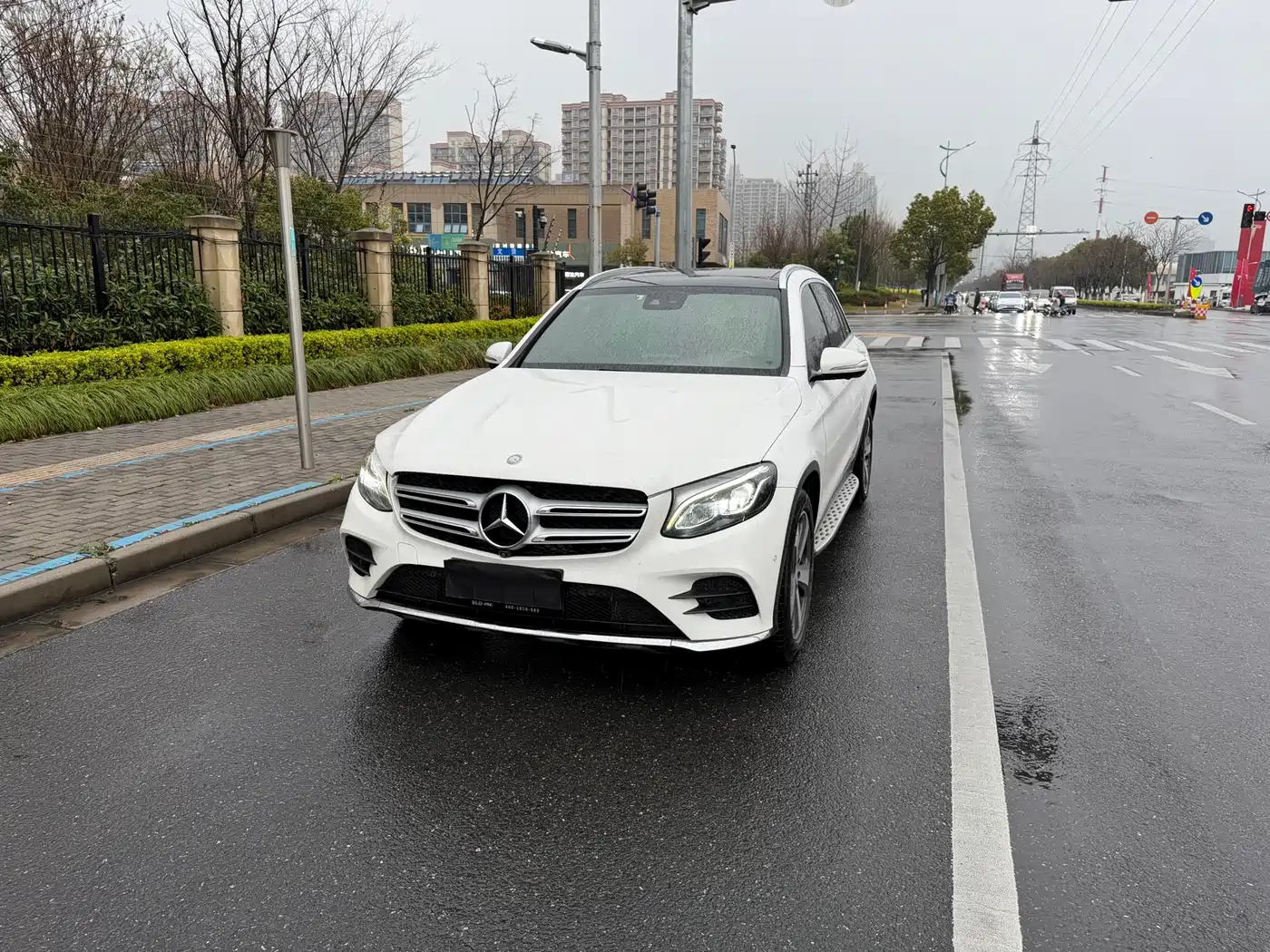 Mercedes-Benz GLC 2017 GLC 260 4MATIC Luxury фото 2