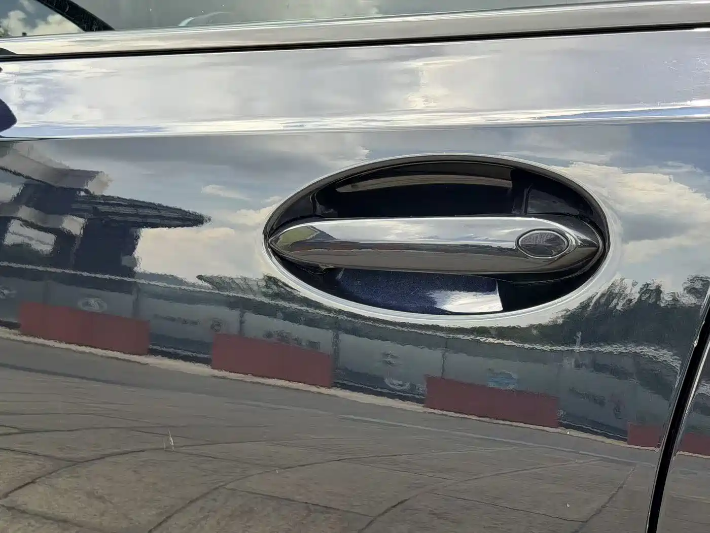 BMW 3 Series 2021 Second Facelift 330Li xDrive M Sport Shadowline Package фото 21