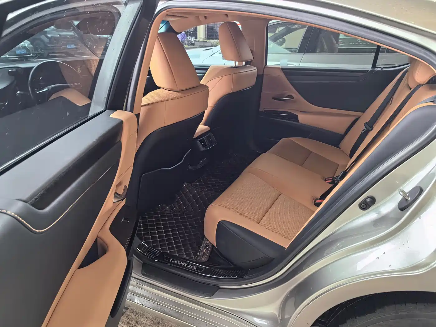 Lexus ES 2021 200 Luxury Edition фото 6