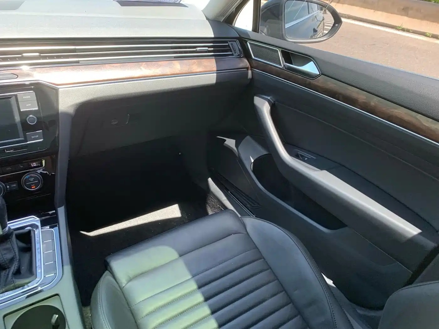 Volkswagen Magotan 2018 Facelift 330TSI DSG Luxury фото 7