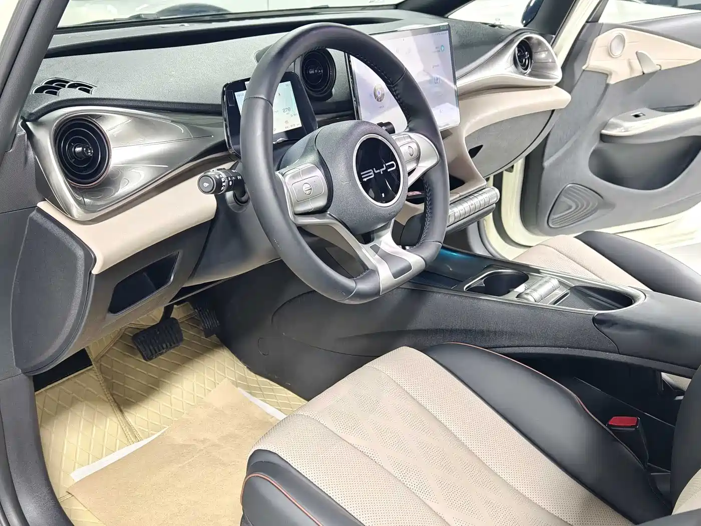 BYD Dolphin 2023 420km Fashion Edition фото 14