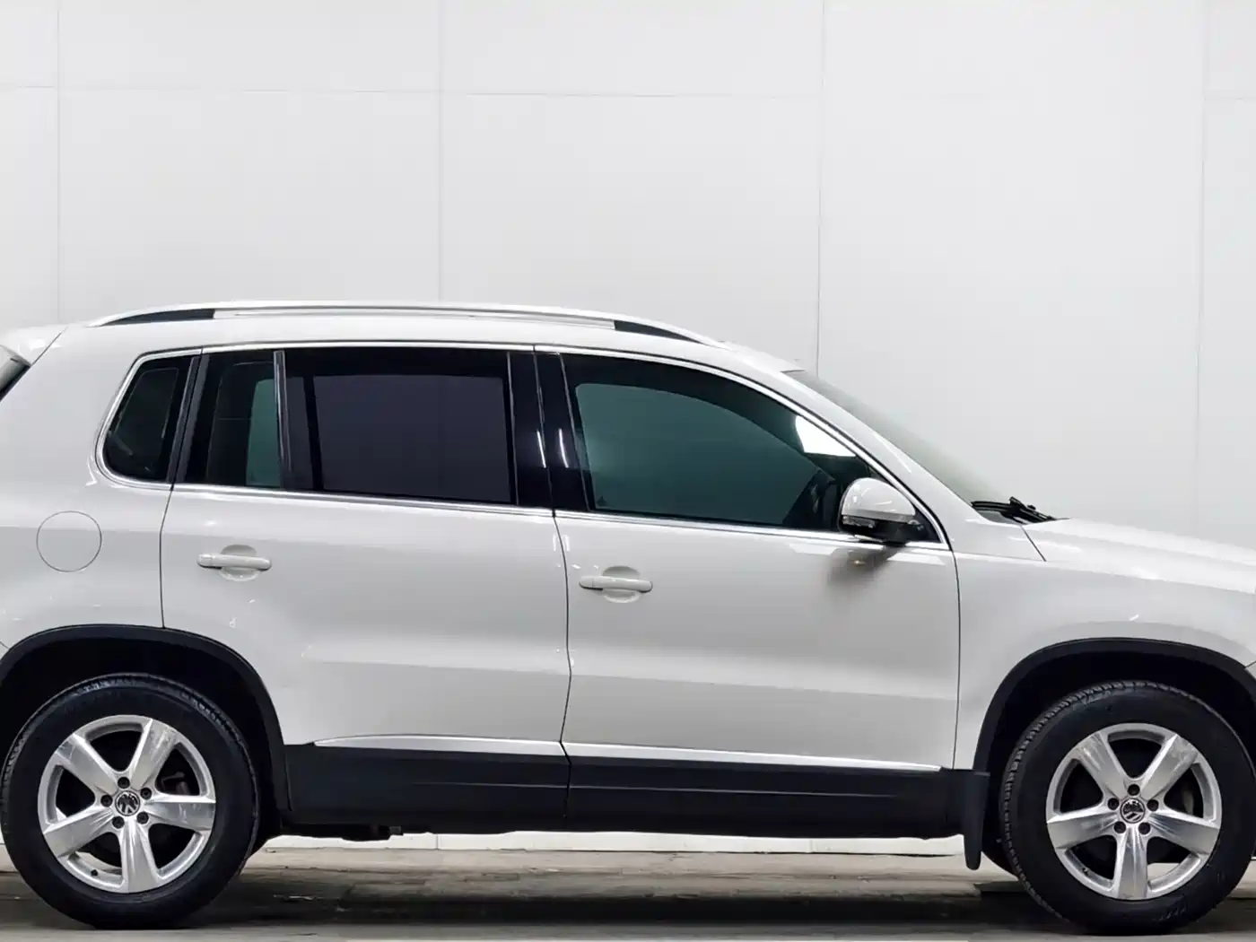 Volkswagen Tiguan 2010 1.8TSI Automatic 2WD Elite фото 8