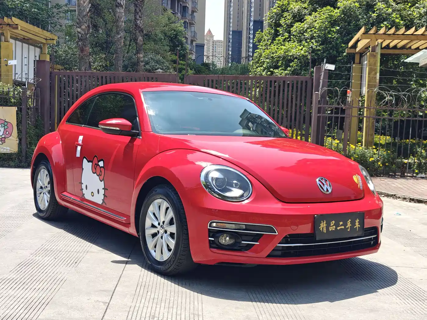 Volkswagen Beetle 2017 180TSI Enjoy фото 3