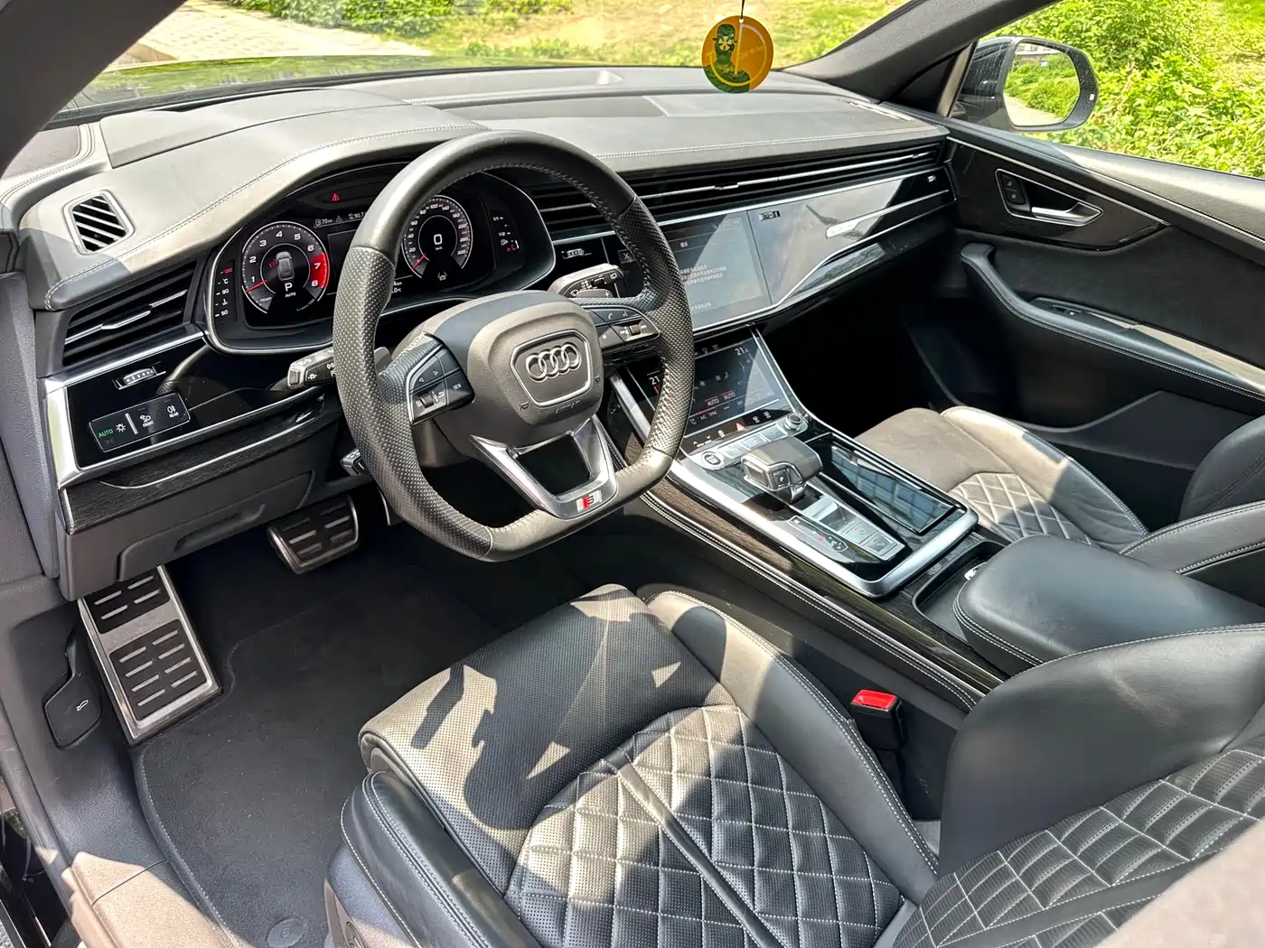 Audi Q8 2021 55 TFSI Dark Knight Limited Edition фото 8