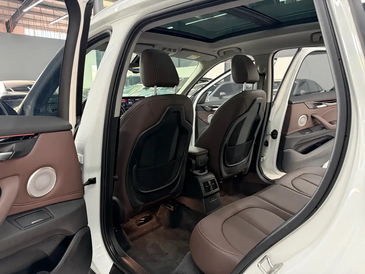 BMW X1 2022 sDrive20Li Premium фото 15