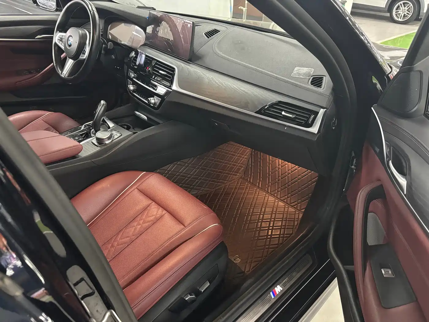 BMW 5 Series 2022 Facelift 530Li Leading M Sport Package фото 7