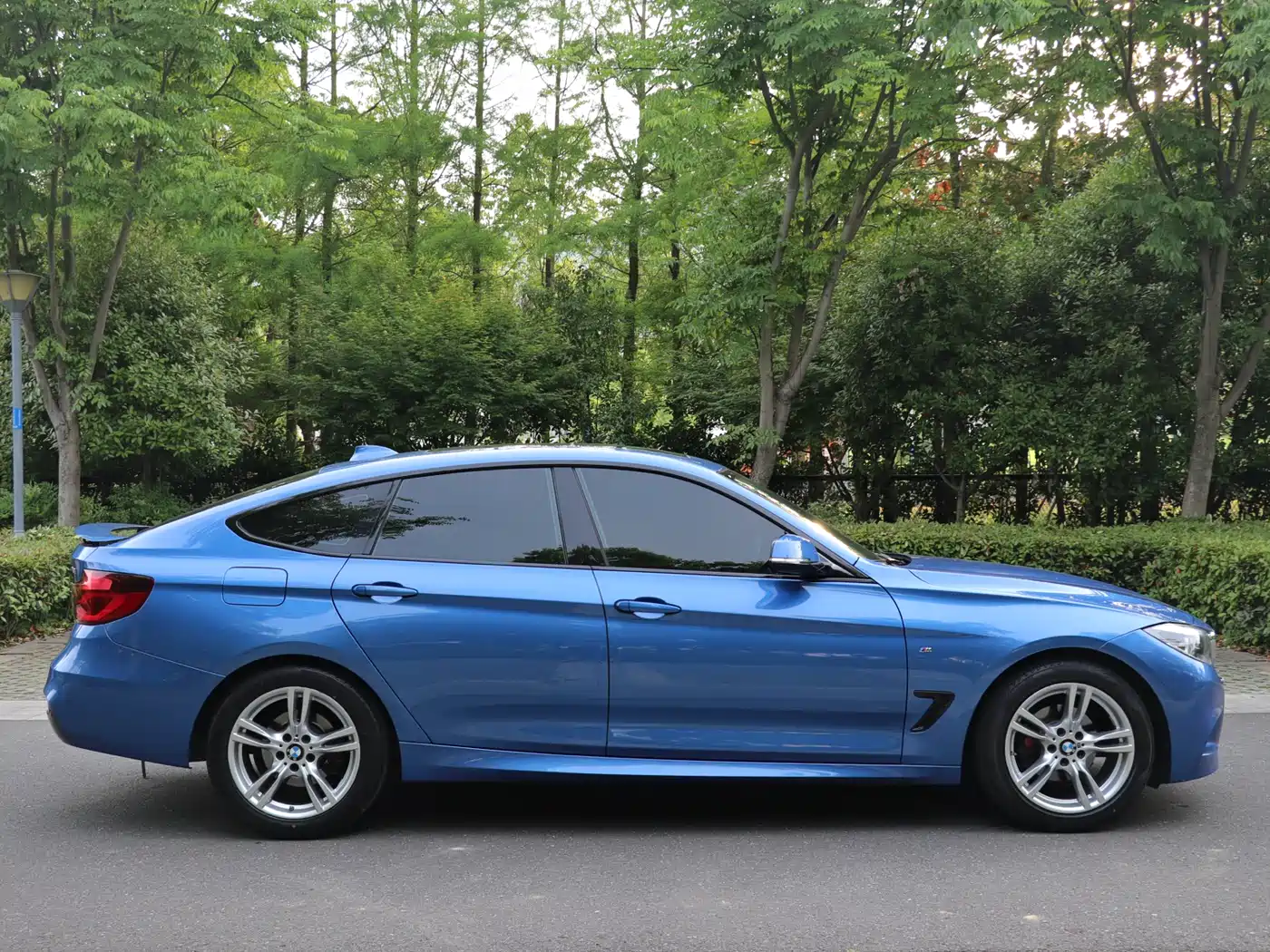 BMW 3 Series GT 2020 320i M Sport Package фото 7
