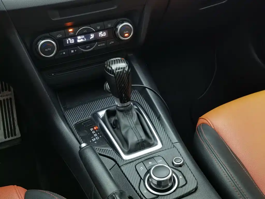 Фото 13 - Mazda Mazda 3