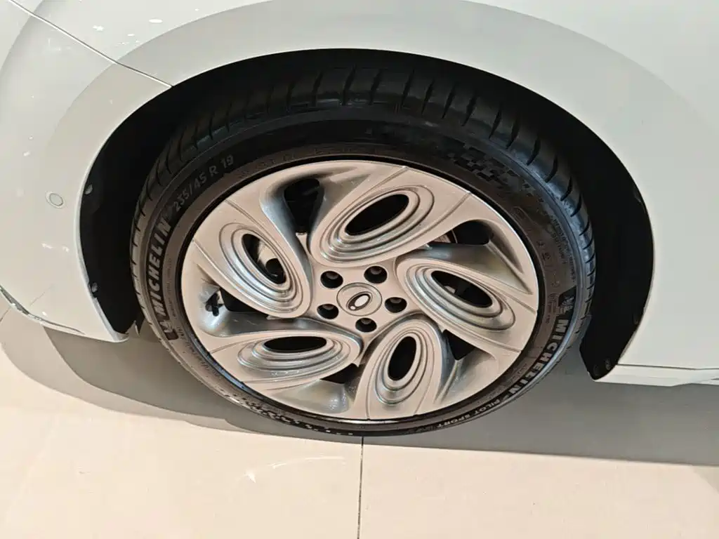 Ora Lightning Cat 2024 2022 555km Premium Edition
