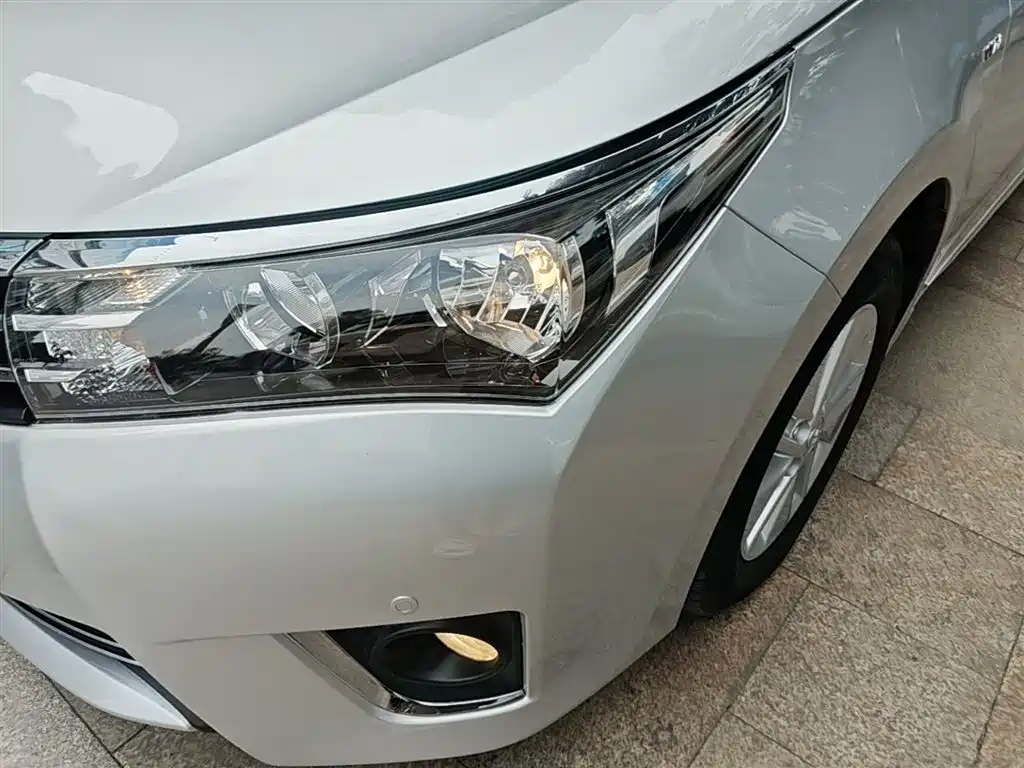 Toyota Corolla 2014 1.6L CVT GL-i фото 24