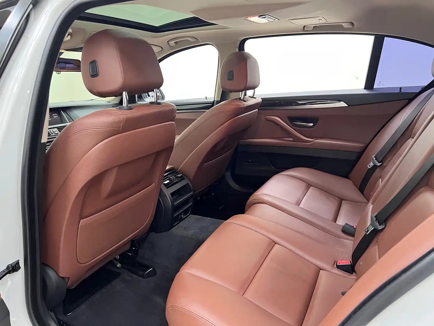 BMW 5 Series 2017 525Li Leading Edition фото 18