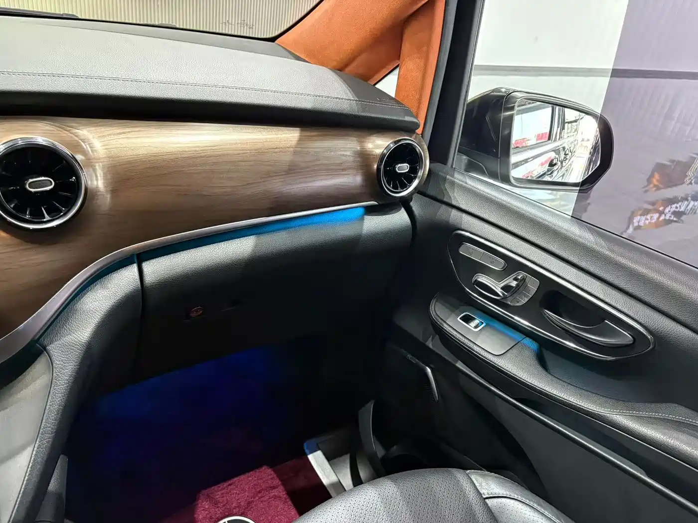 Mercedes-Benz V-Class 2021 V 260 L Long Wheelbase Luxury Edition фото 8