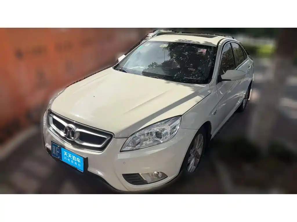 BAIC Senova D50 2015 2015 1.5L Manual Comfort Value Navigation Edition