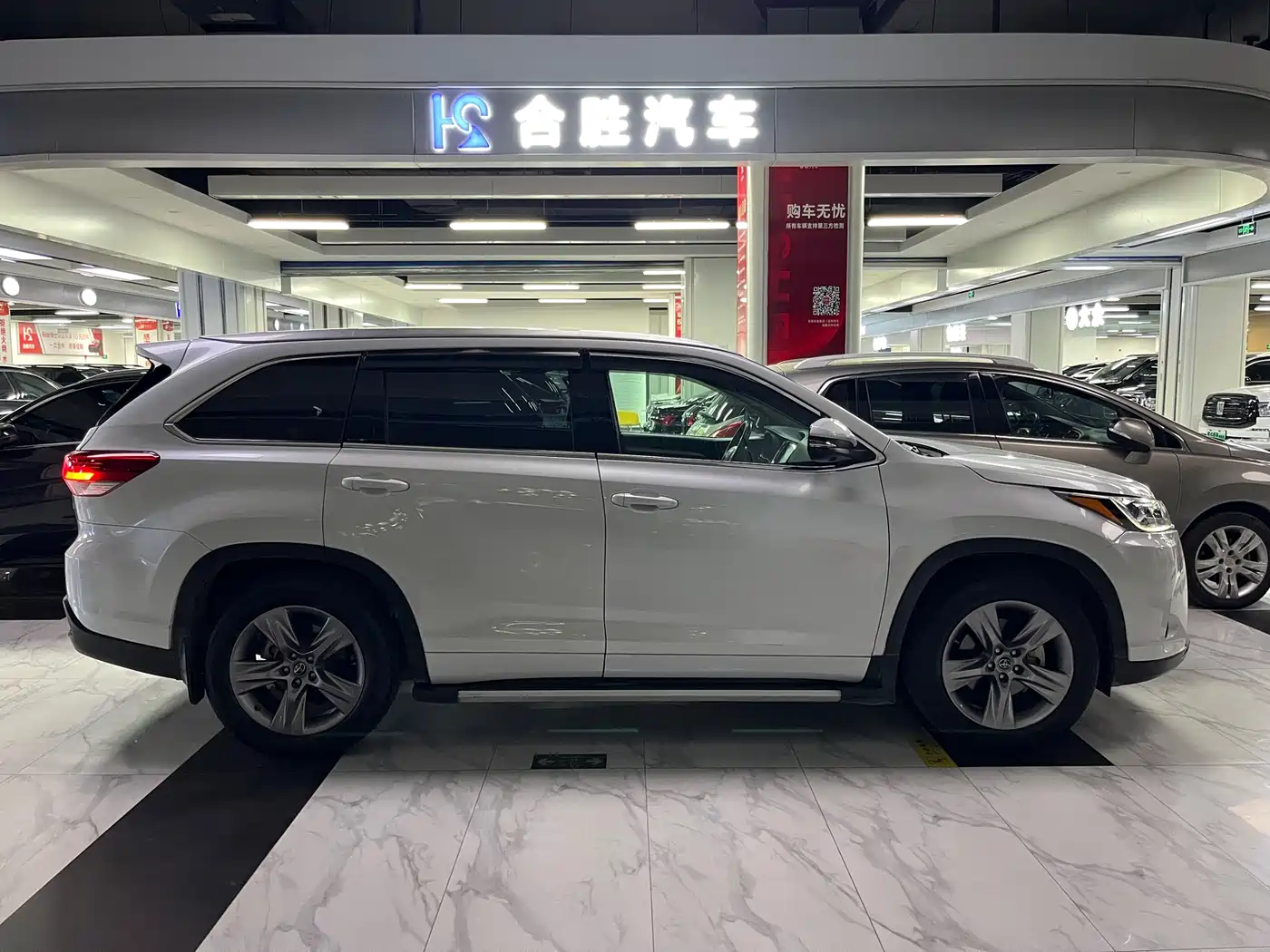 Toyota Highlander 2018 2.0T 4WD Luxury 7-seater China VI фото 6