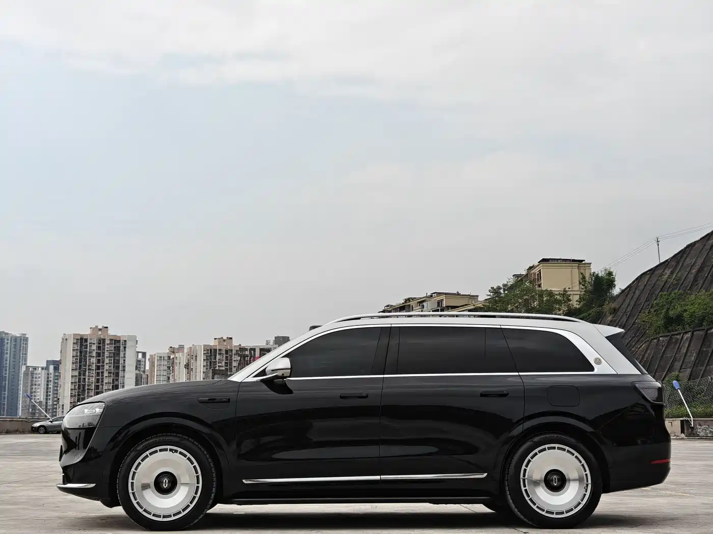 AITO Wenjie AITO M9 2024 Extended Range Ultra 42kWh 6-Seater фото 6