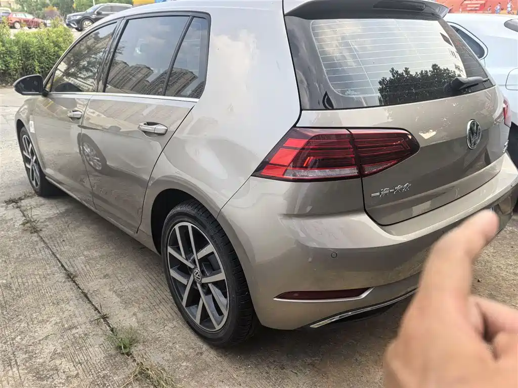 Volkswagen Golf 2020 Beloved Edition 280TSI DSG Comfort фото 6