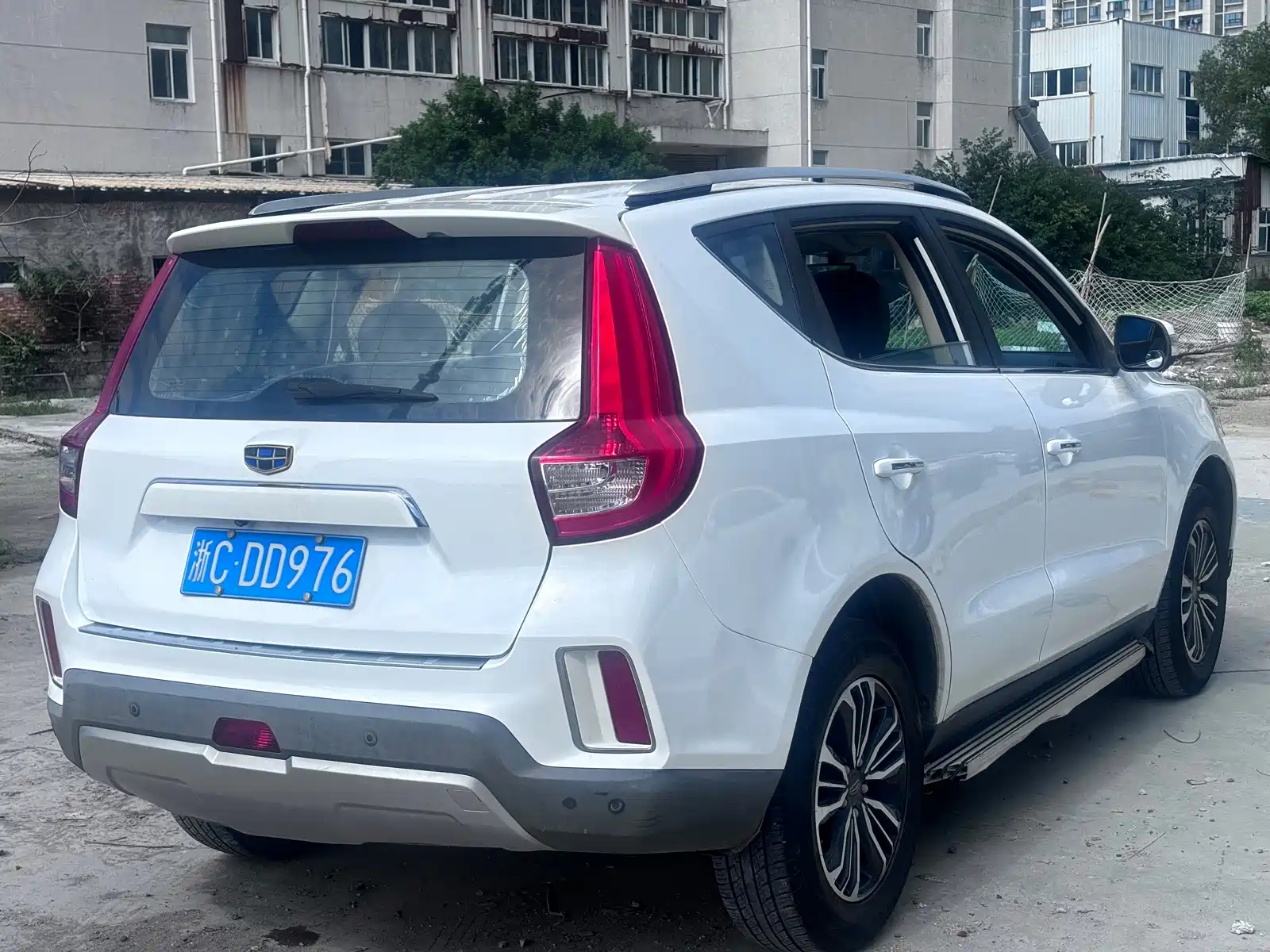 Photo 12 - Geely Emgrand X6