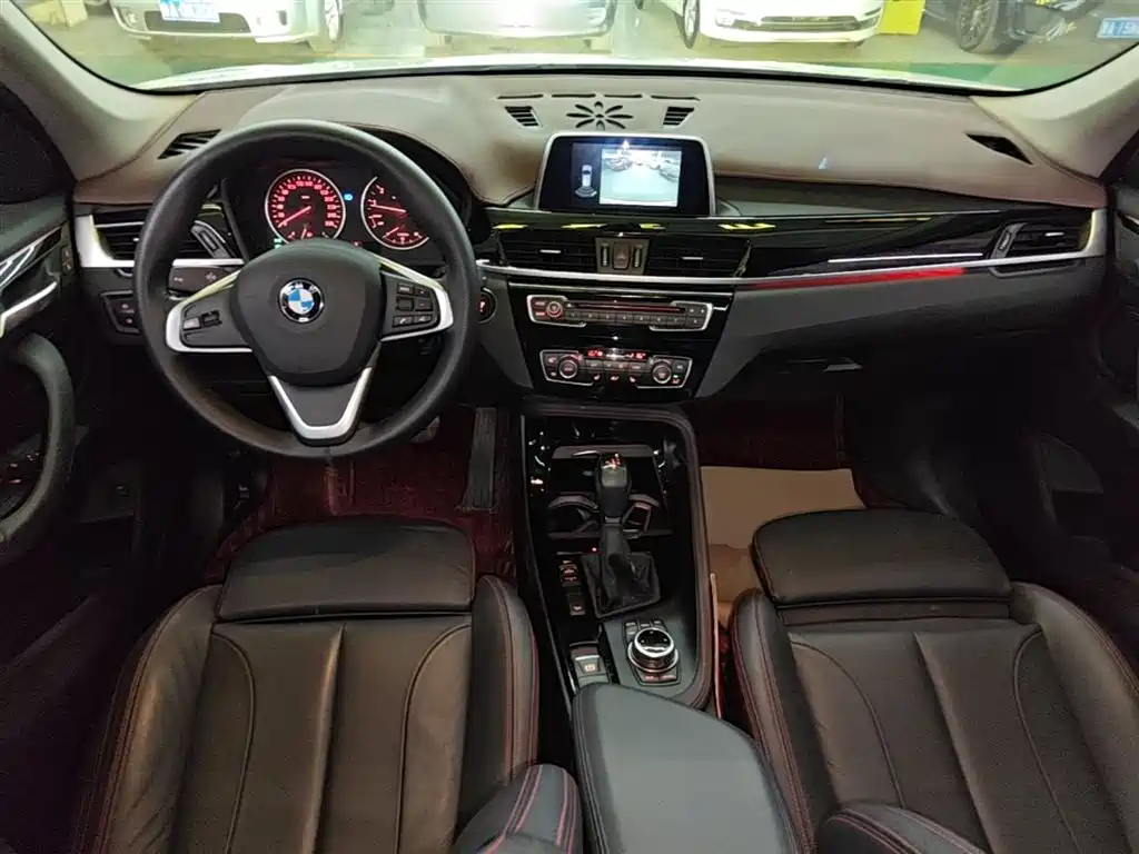 BMW X1 2018 xDrive20Li Premium Model фото 10