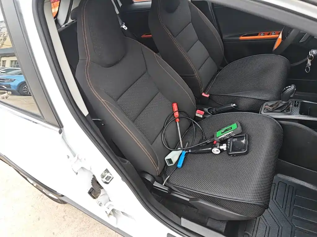 Geely Yuanjing X1 2018 2017 1.3L Auto Fun Edition