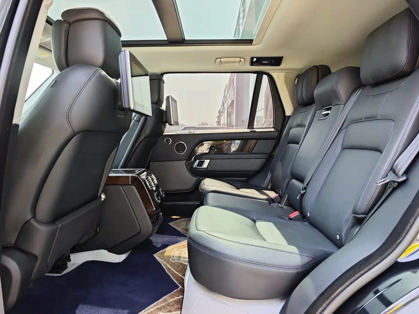 LAND ROVER RANGE ROVER