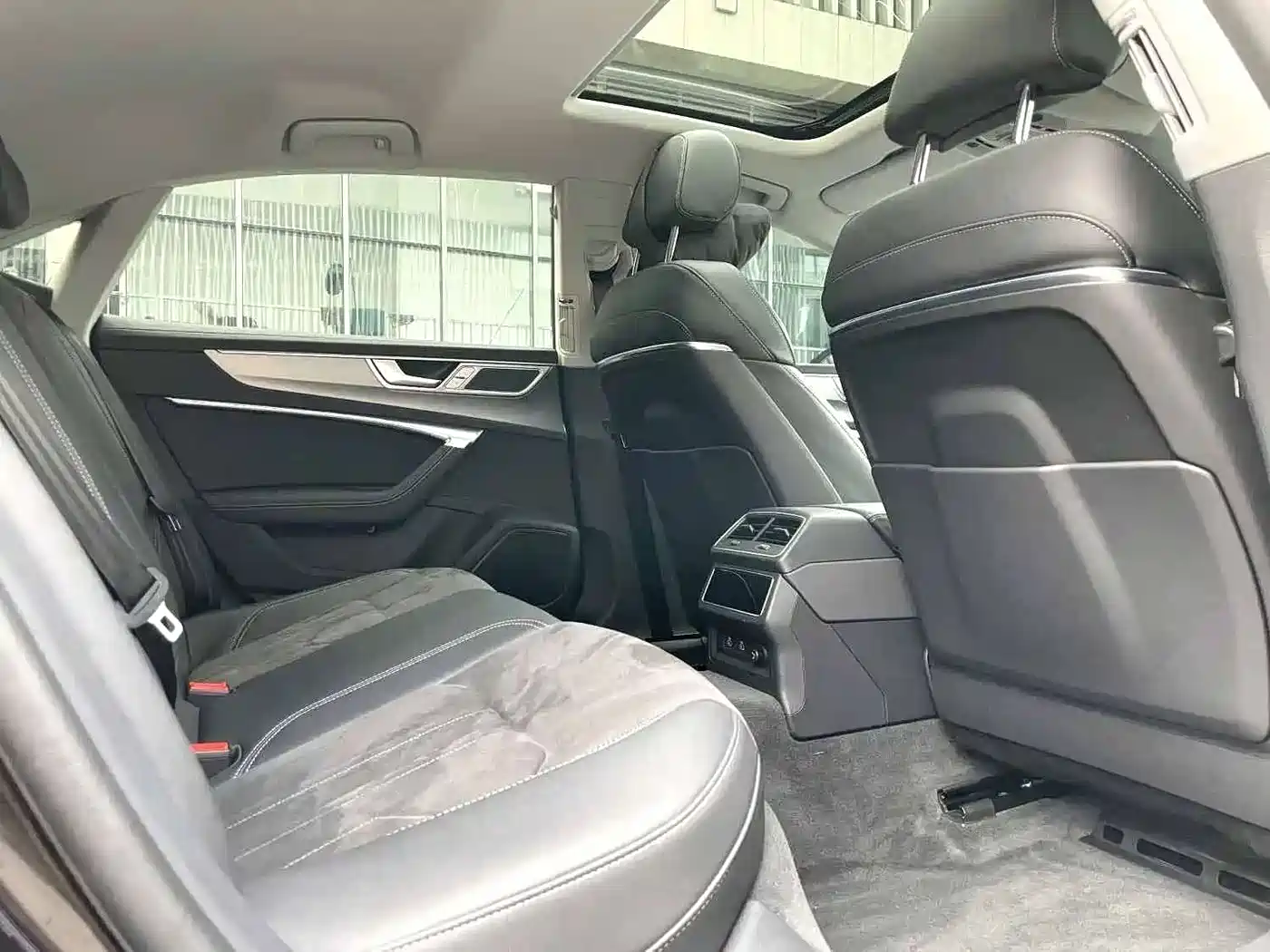 Audi A7L 2024 45 TFSI Luxury фото 4