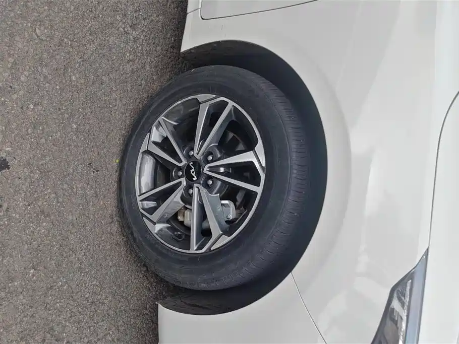 Kia K3 2023 Model 1.5L CVT Luxury Edition фото 6