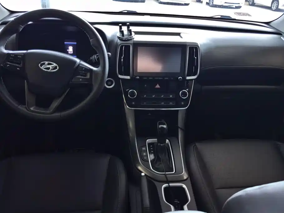 Hyundai Beijing Hyundai ix35 2019 2.0L Automatic 2WD Zhiyong·Enjoy China V фото 12