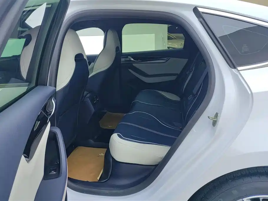 BYD Qin PLUS 2021 DM-i 55KM Flagship фото 11