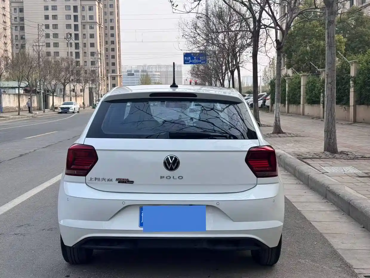 Volkswagen Polo 2023 Facelift Plus 1.5L Auto Chroma Tech Edition фото 8