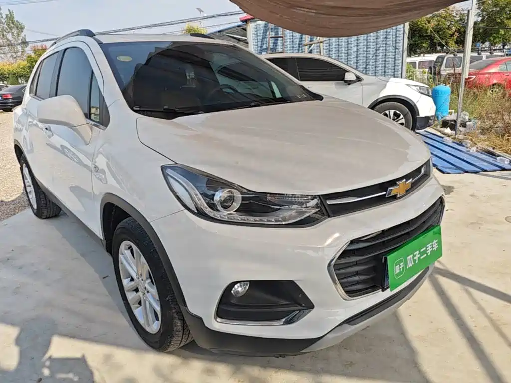 Фото 4 - Chevrolet Trax