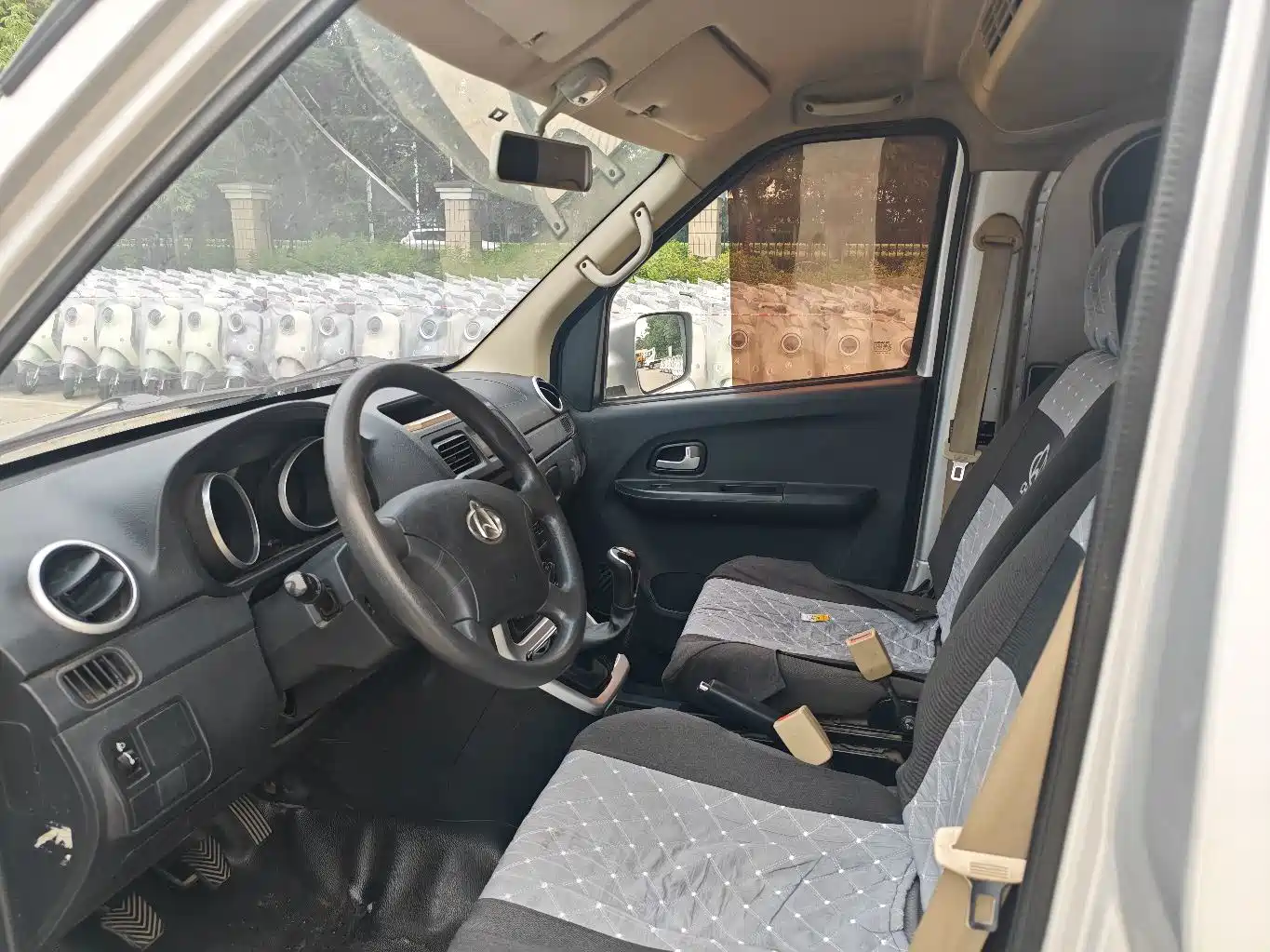 Changan Kaicheng Changan Ruixing M90 2022 2021 2.0L Standard Flat Roof Tailgate 6-seater LJ481Q6